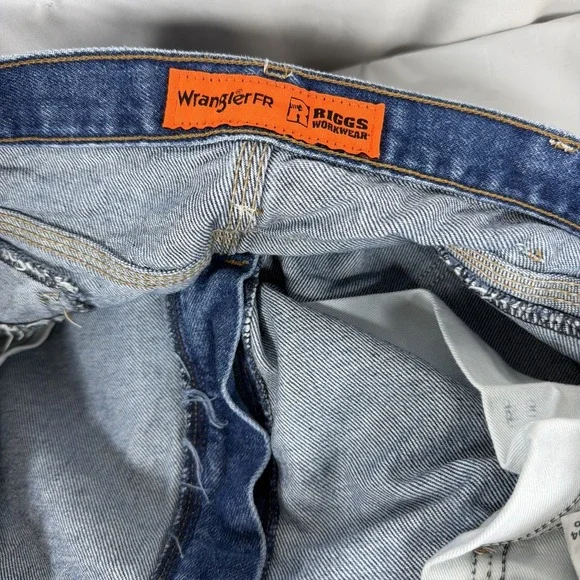 Wrangler FR Riggs Workwear Jeans Mens 42x32 Flame Resistant Carpenter FR3W020 - Picture 14 of 16
